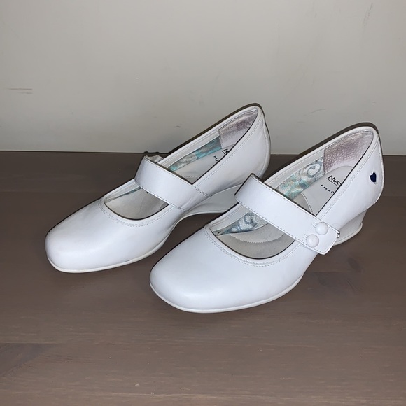 Nurse Mates “Faith” Vintage White Leather Nursing Wedges - Women’s Size 7.5 - Picture 2 of 10